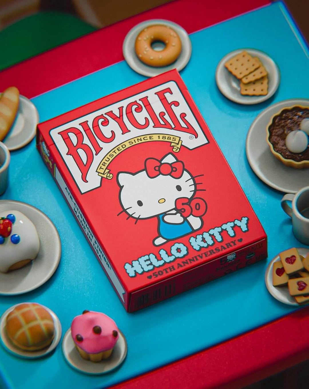 Cartes à jouer/Playing cards - Bicycle - Hello Kitty 50e anniversaire 