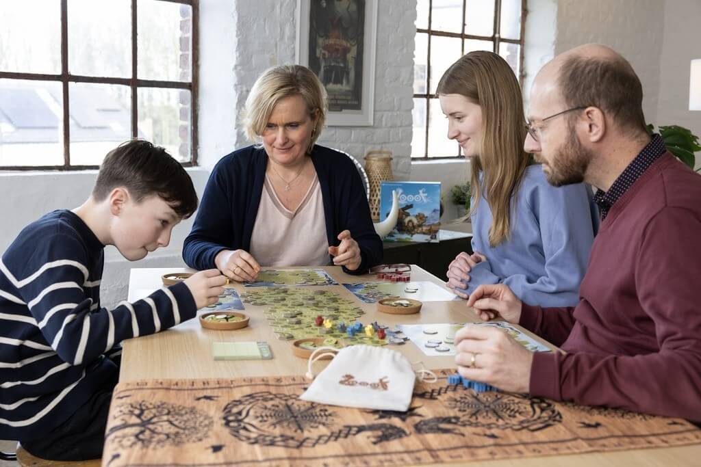 Looot a vicking family board game | Buy online L'As des jeux Canada